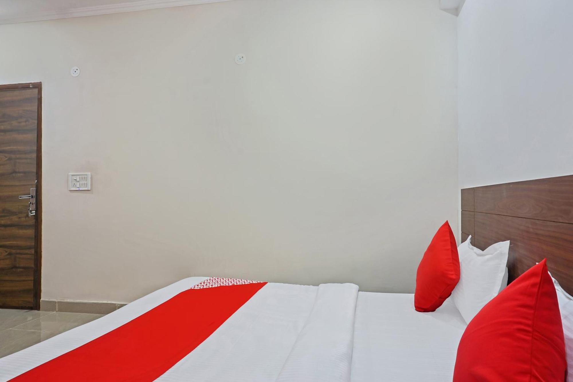 Hotel O Quadis Noida Exterior photo