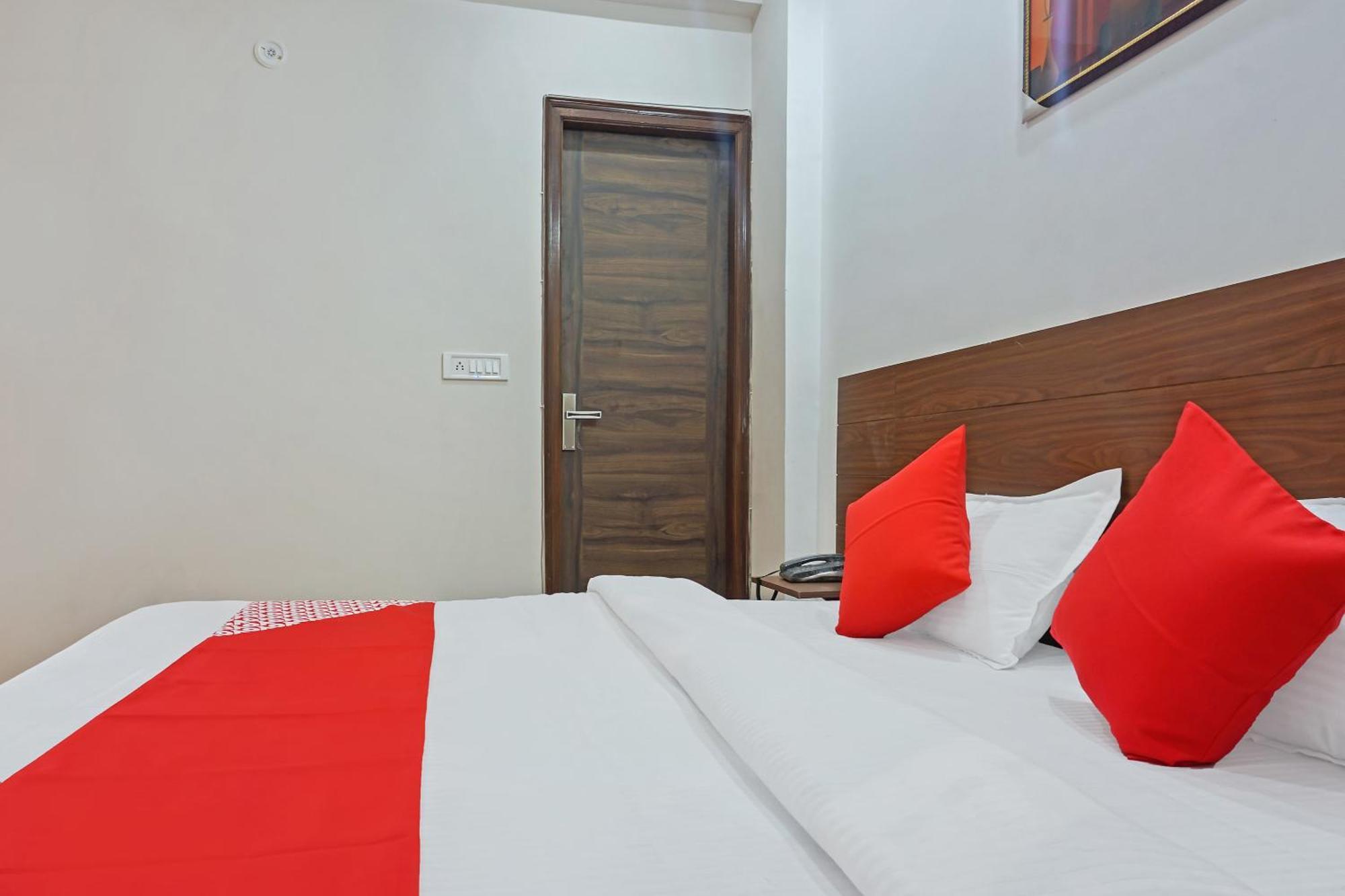 Hotel O Quadis Noida Exterior photo